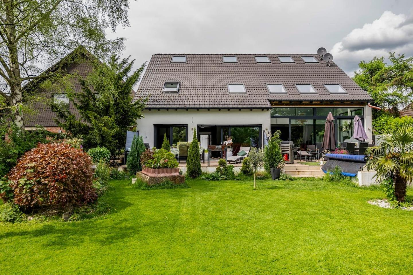 Wunderschöne Terrassenwohnung mit Blick ins Grüne! Meerbusch Exterior foto